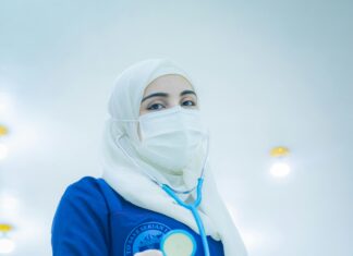 سوندرز ضد الأهلي: من سيفوز في هذه المواجهة المثيرة؟