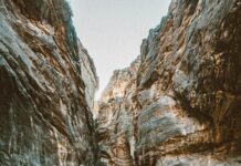 هدير عبد الرازق: كيف تميزت في عالم الفن والإبداع؟