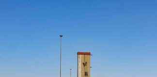 محاولة إنقاذ لمئات العمال المحاصرين في منجم الذهب الجنوب أفريقي