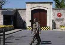 محادثات اسطنبول تسلط الضوء على التوازن التركي بين روسيا وأوكرانيا