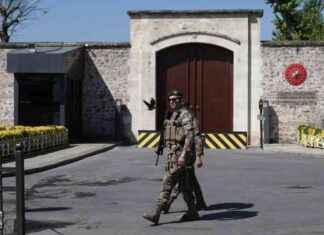 محادثات اسطنبول تسلط الضوء على التوازن التركي بين روسيا وأوكرانيا