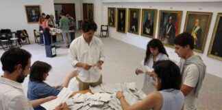 حزب رئيس الوزراء البرتغالي متوقع أن يفوز في الانتخابات العامة، لكن يفتقر إلى الأغلبية