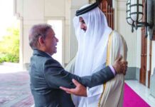 مناقشة آخر تطورات بين أمير ورئيس الوزراء الباكستاني