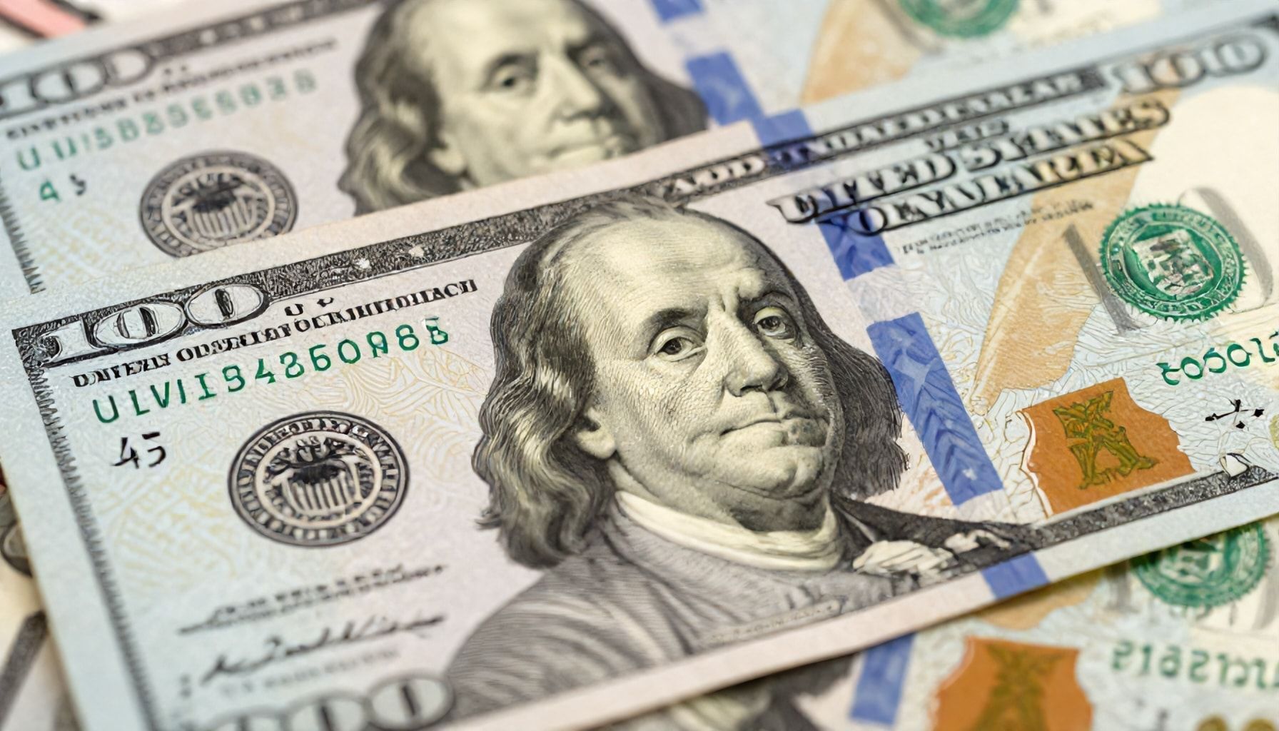 كيفية متابعة وتوقع تغيرات سعر الريال القطري مقابل الدولار