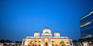 قطر: بين التقاليد الحديثة والتطور التكنولوجي Qatar: Between Modern Traditions and Technological Development