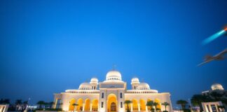 قطر: بين التقاليد الحديثة والتطور التكنولوجي Qatar: Between Modern Traditions and Technological Development