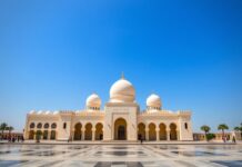 كاشف أسرار قطر: اكتشف جمال وثراء الثقافة Qatar Unveiled: Discover the Beauty and Rich Culture