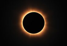 الخسوف الشمسي: ظاهرة فلكية رائعة Solar eclipse: a wonderful astronomical phenomenon